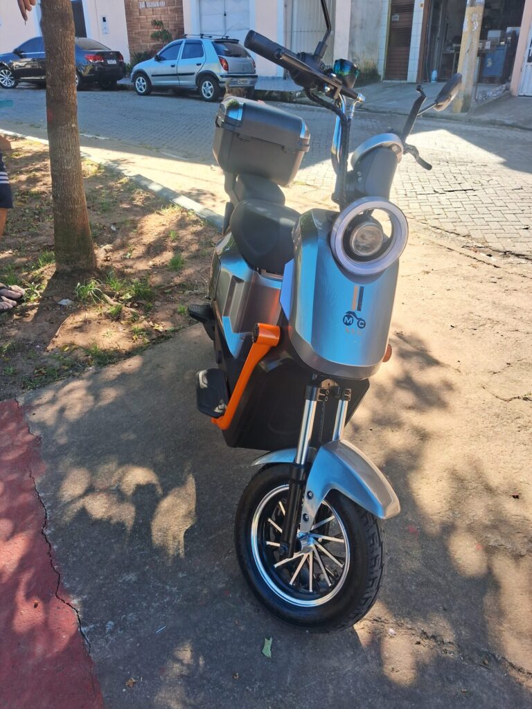 Scooter elétrica 1000w da marca moto chefe modelo soma