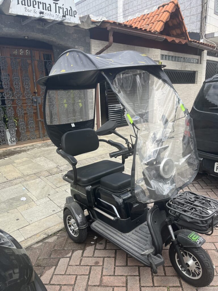 Triciclo elétrico Eletrikus