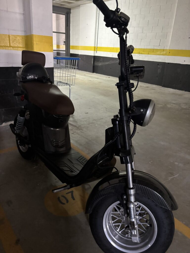 Scooter elétrica motochefe