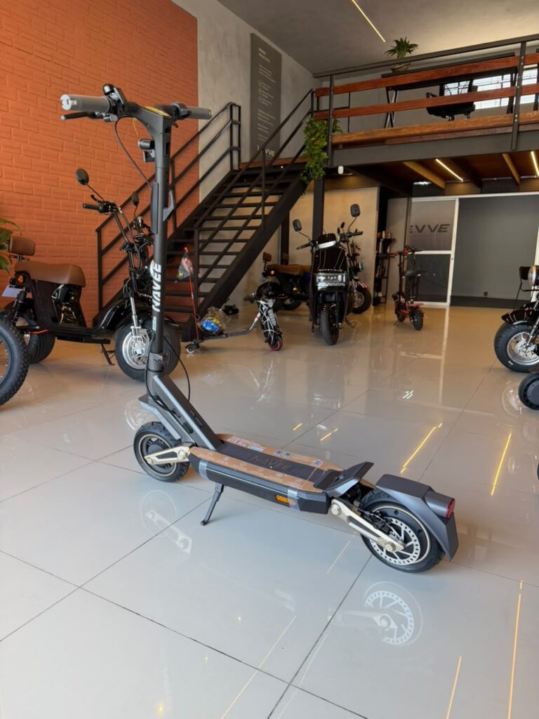 Patinete elétrico ST3 PRO NAVEE - Potência de 1350W