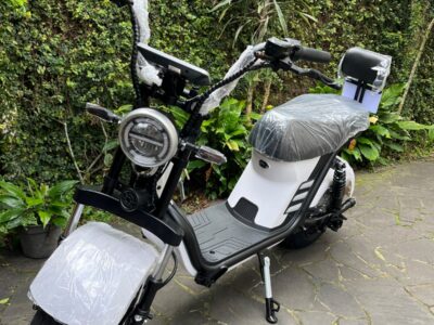 Scooter Elétrica X13 PRO BRANCA NOVA/2026