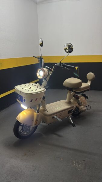 Scooter elétrica UFO FAST 600w apenas 5 meses...