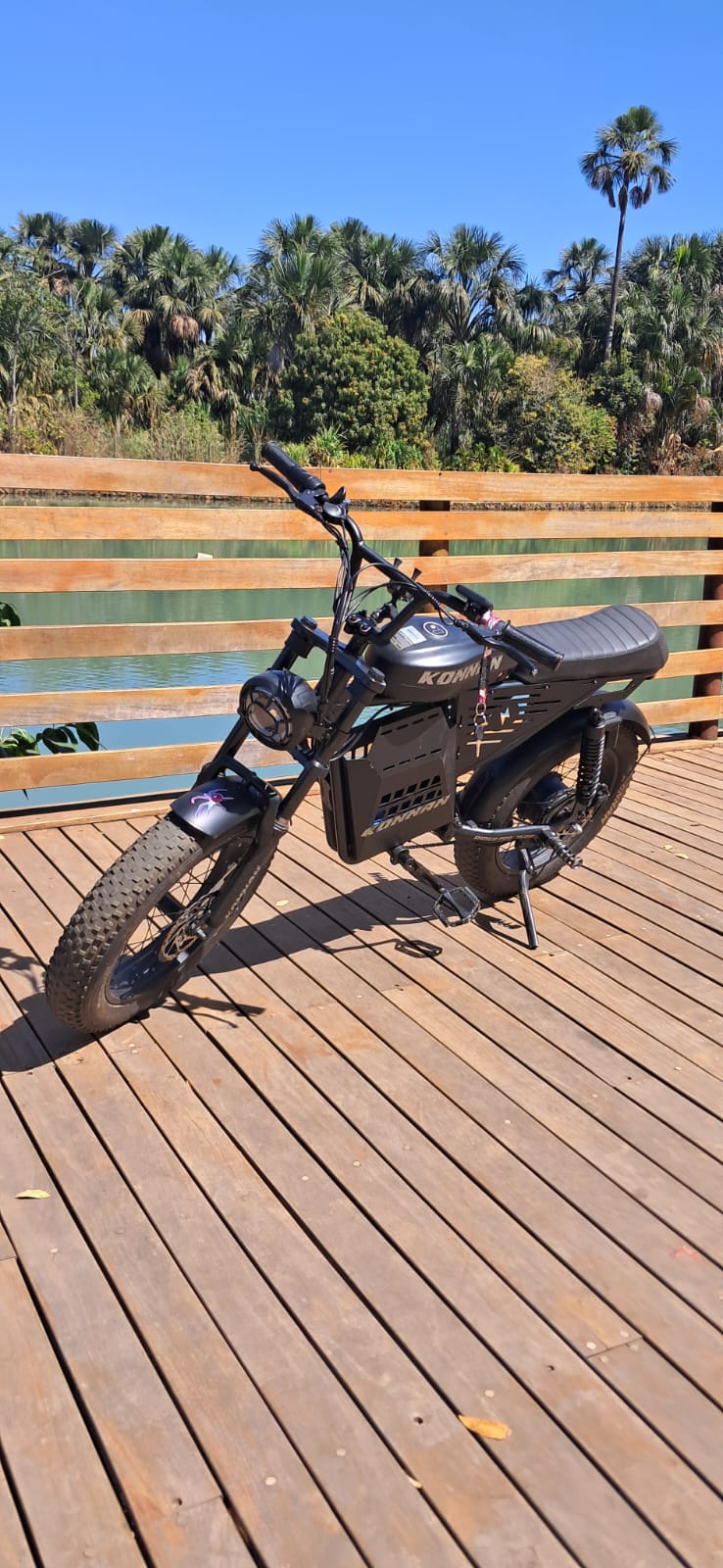 Moto elétrica konnan Ano 2026 Desbloqueada: 50km por hora Toda zera Vai com retrovisor e suporte de celular , só dois meses de uso Aceito proposta em cllr Parcelo até 3× sem juros , ou até 10× com juros 7mil$ pra vim buscar