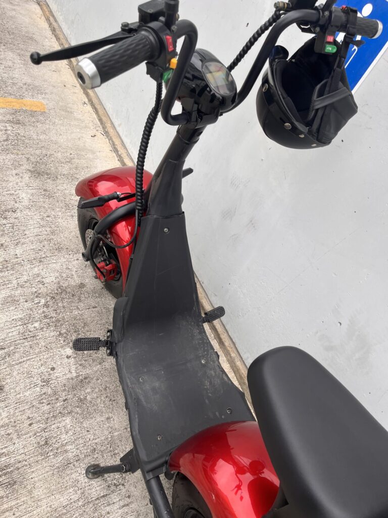 scooter mini x7 com banco acoplado não tem nenhum desse modelo com dois bancos única dona dois meses de uso