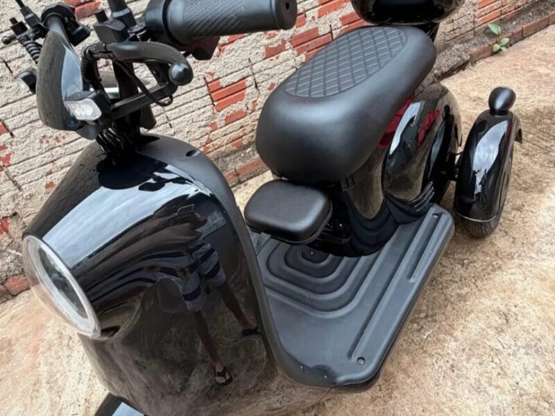 Triciclo elétrico