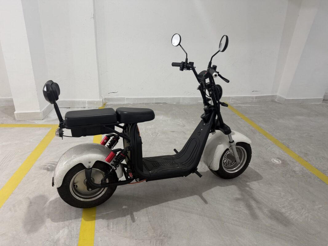 Scooter semi nova nada a fazer